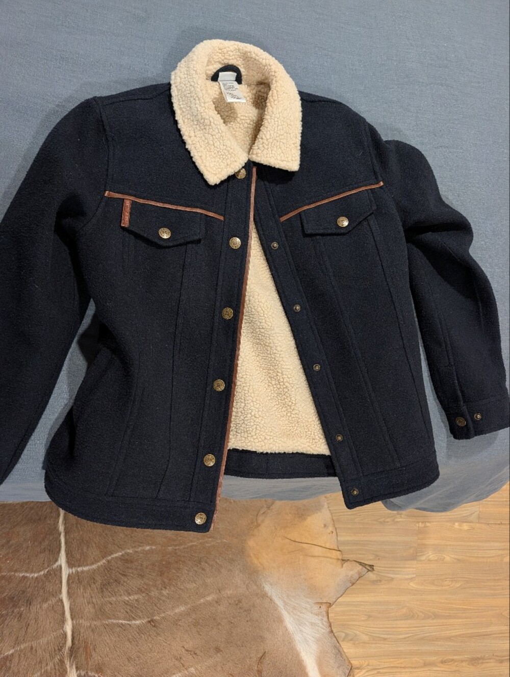 Women's Black Sherpa-Lined Jacket with Contrast Trim